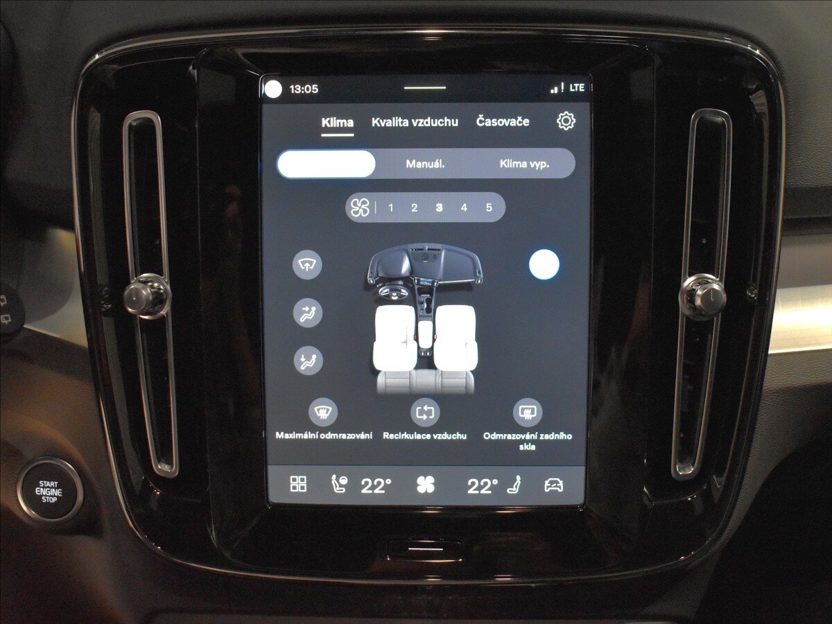 Volvo XC40 SUV / Terénní 2,0 l 145 kw