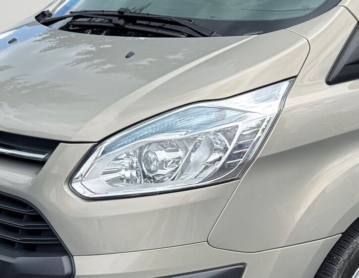 Ford Tourneo Custom 5