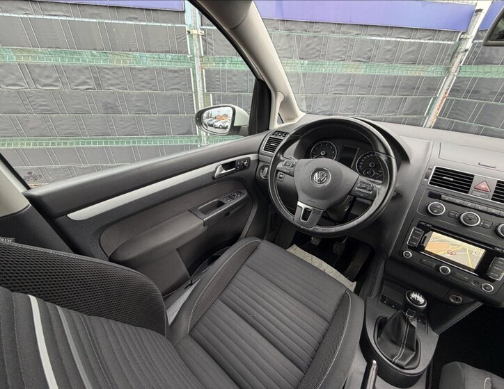 Volkswagen Touran MPV 1,2 l 77 kw