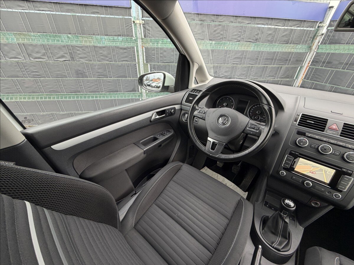 Volkswagen Touran MPV 1,2 l 77 kw