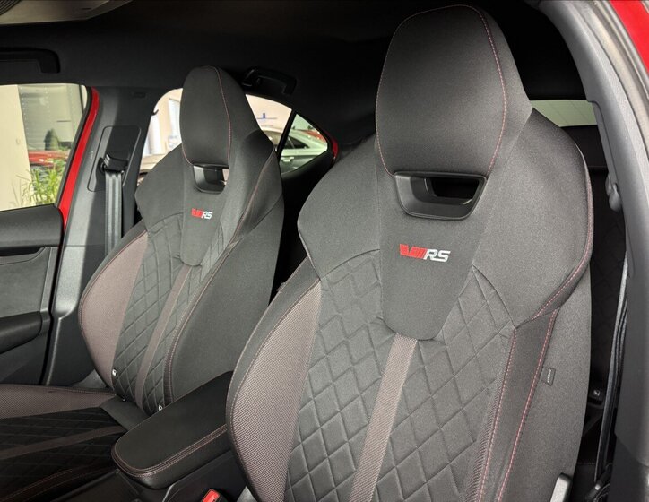 Škoda Octavia Sedan / Limuzína 2,0 l 180 kw