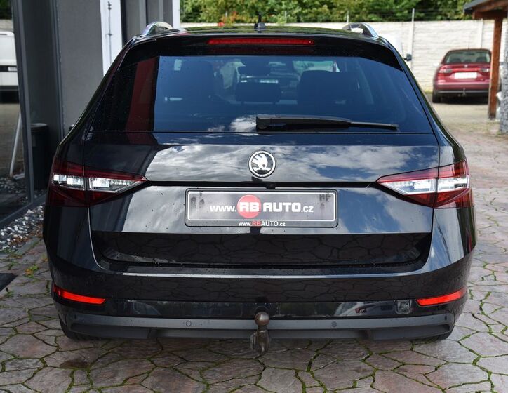 Škoda Superb 9