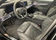 BMW i7 6