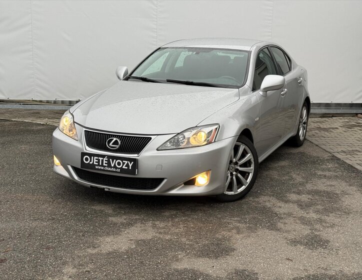 Lexus IS 1
