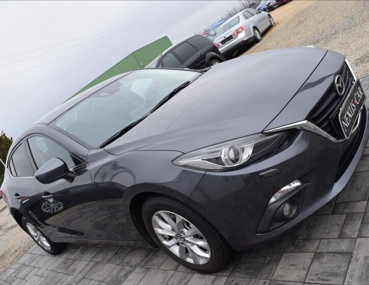 Mazda 3 Sedan 1,5 l 74 kw