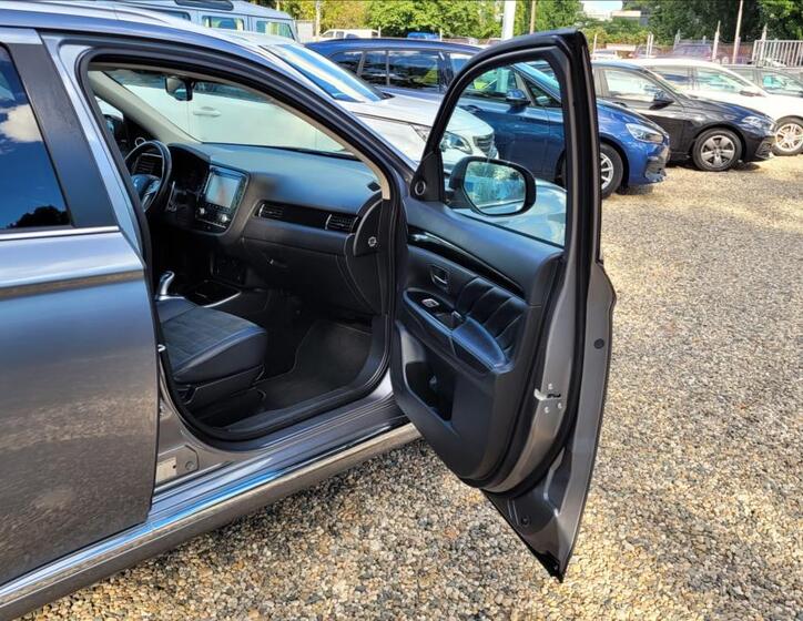 Mitsubishi Outlander 10