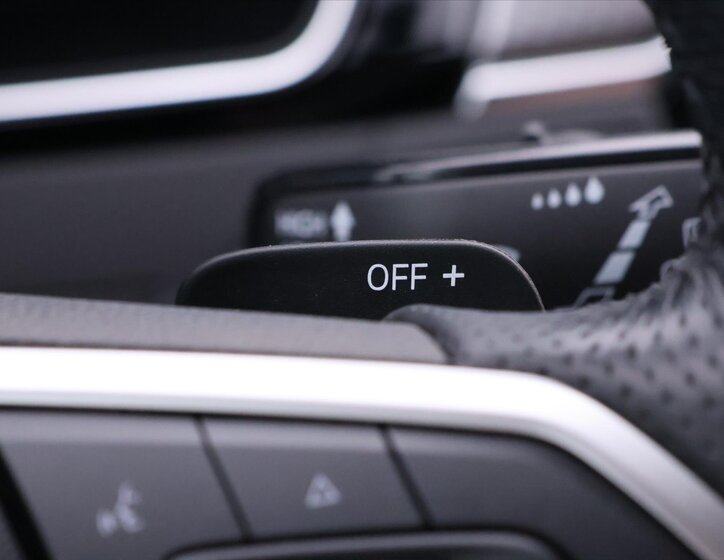 Volkswagen Passat 25