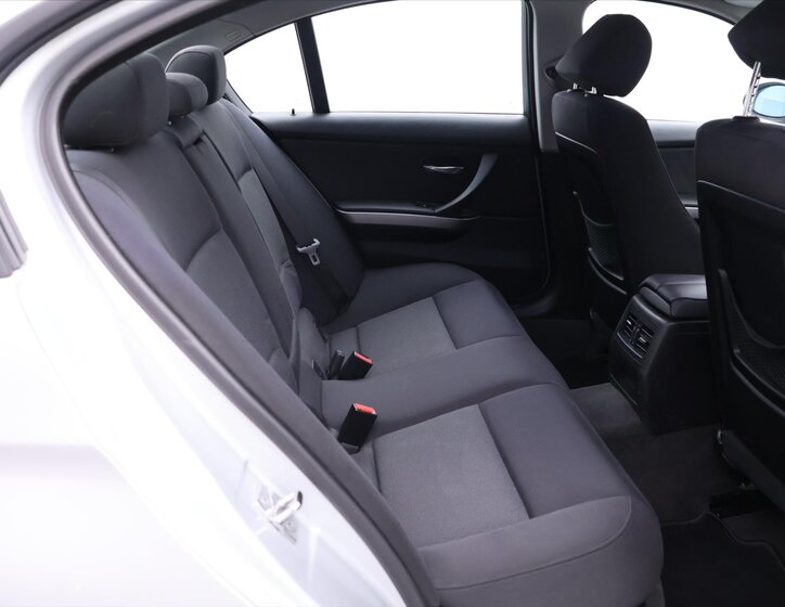 BMW Řada 3 Sedan / Limuzína 2,0 l 110 kw