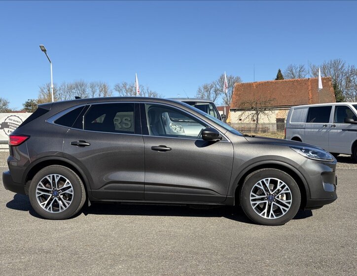 Ford Kuga SUV / Terénní 2,5 l 165 kw