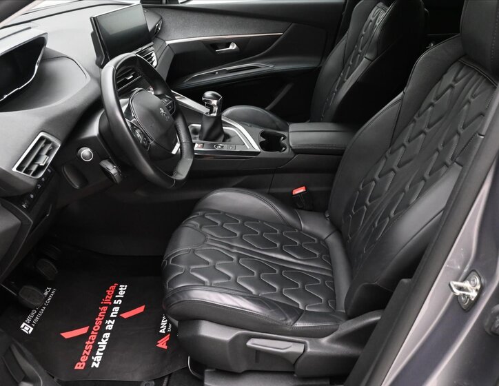 Peugeot 5008 SUV / Terénní 1,5 l 96 kw