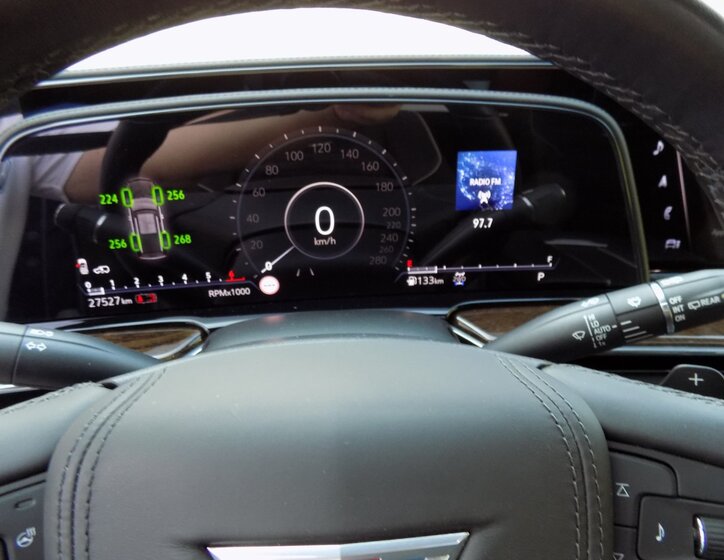 Cadillac Escalade 37