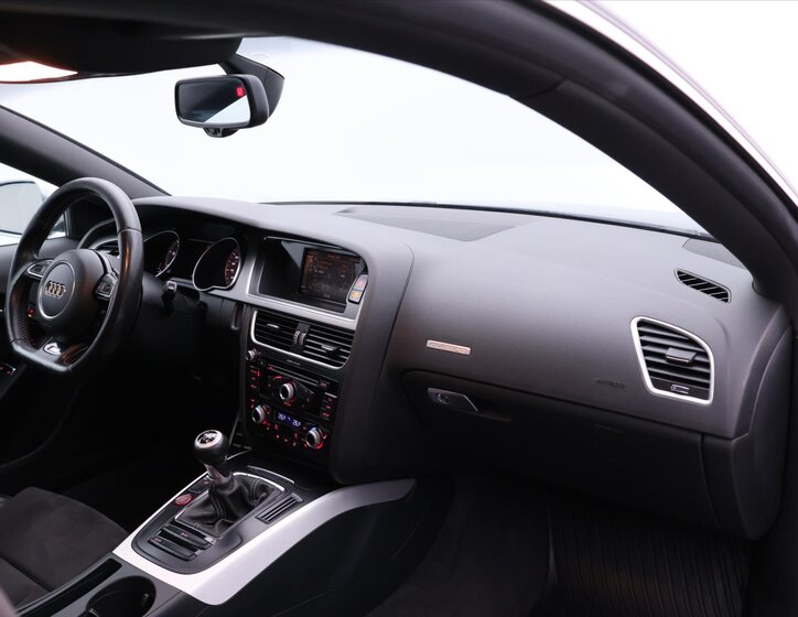 Audi S5 Sedan 3,0 l 245 kw