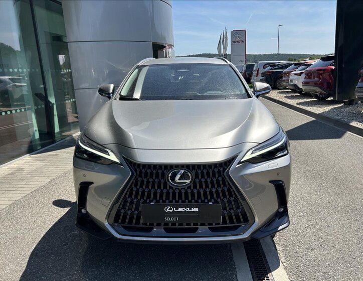 Lexus NX 450h+ SUV / Terénní 2,5 l 227 kw