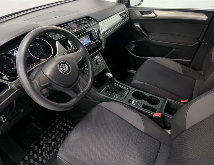 Volkswagen Touran 6