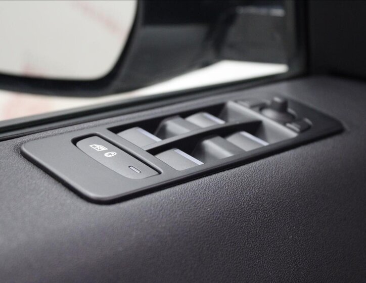 Land Rover Discovery Sport SUV 2,0 l 110 kw