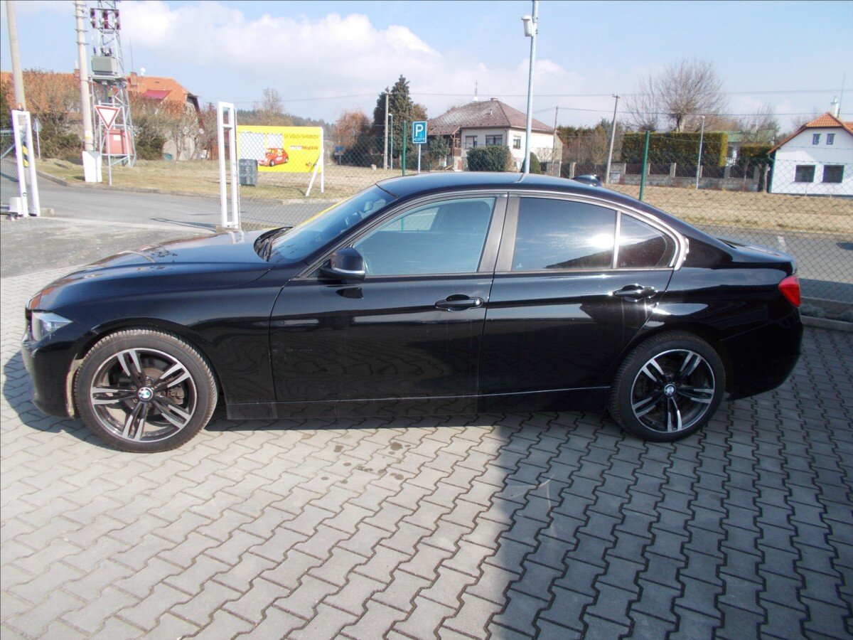 BMW Řada 3 Sedan / Limuzína 2,0 l 135 kw