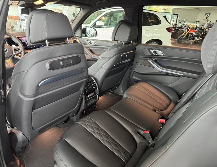 BMW X7 SUV / Terénní 3,0 l 250 kw