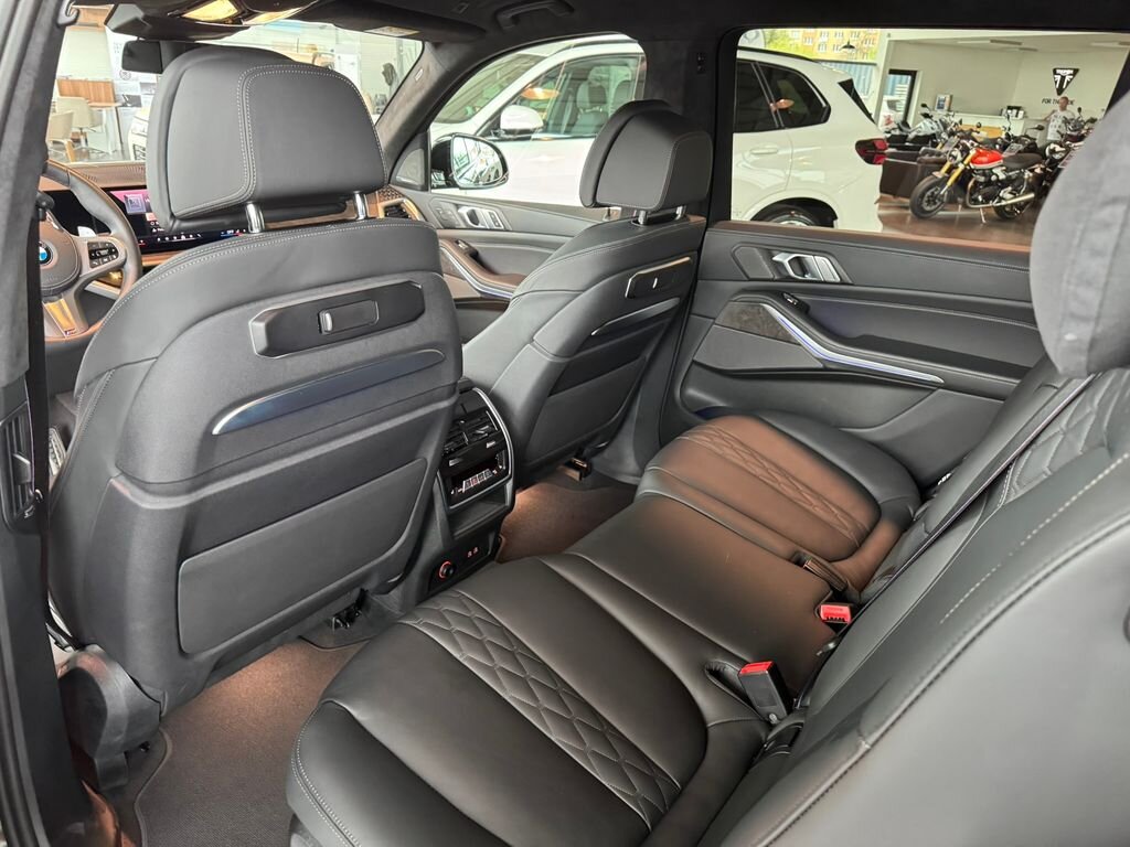 BMW X7 SUV / Terénní 3,0 l 250 kw