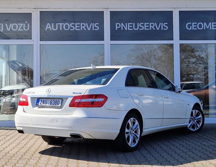 Mercedes-Benz Třídy E Sedan / Limuzína 3,0 l 195 kw
