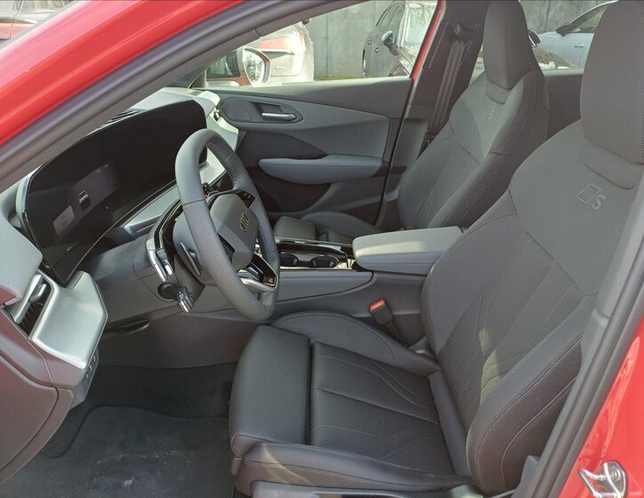 Audi Q3 CUV / Crossover 2,0 l 110 kw