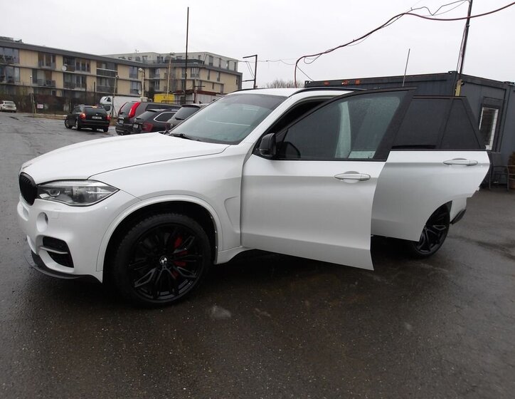 BMW X5 SUV 3,0 l 280 kw