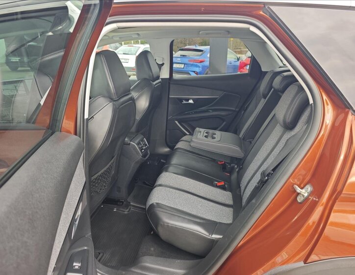 Peugeot 3008 SUV / Terénní 2,0 l 110 kw