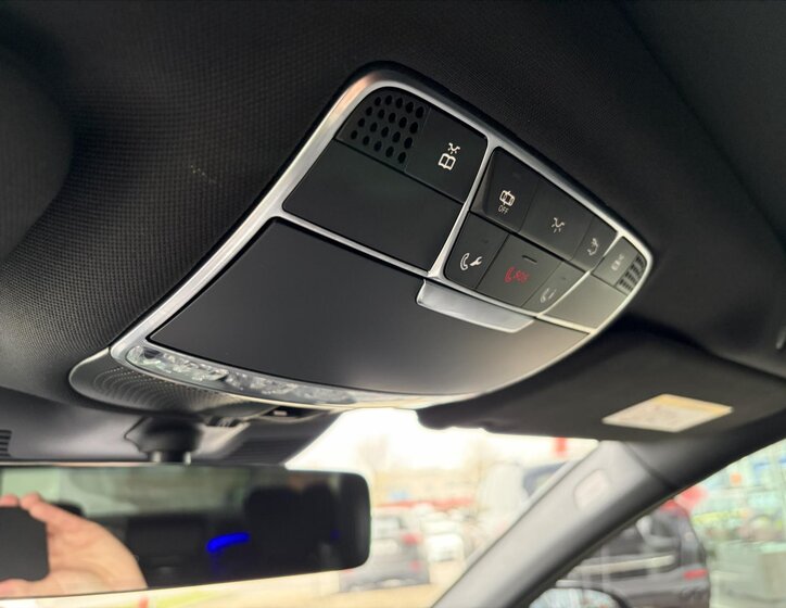 Mercedes-Benz Třídy S Sedan / Limuzína 4,0 l 345 kw