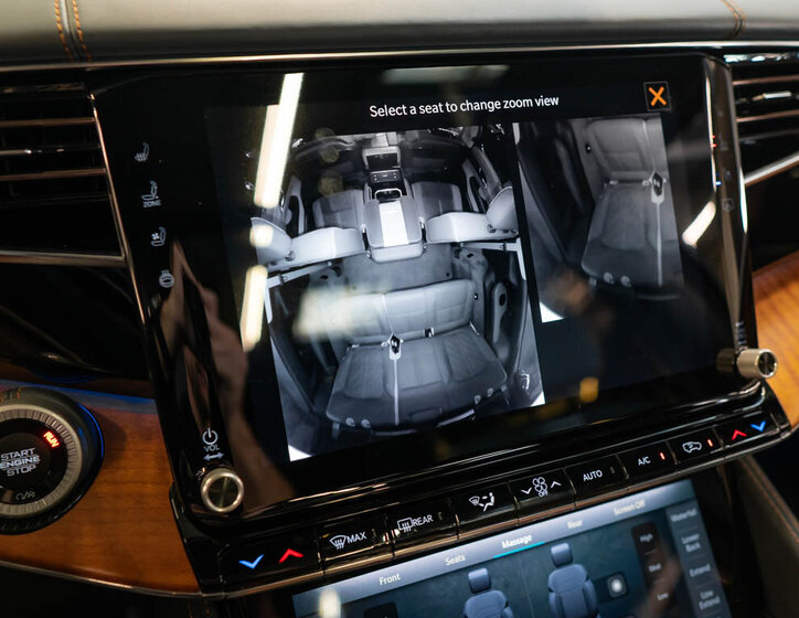 Jeep Grand Wagoneer SUV 6,4 l 351 kw