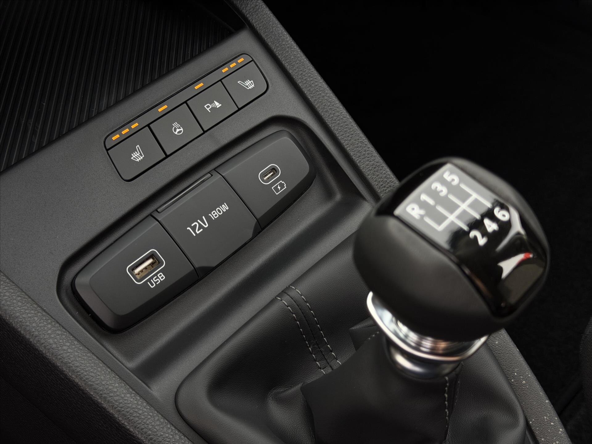 KIA Stonic CUV 998,0 74 kw