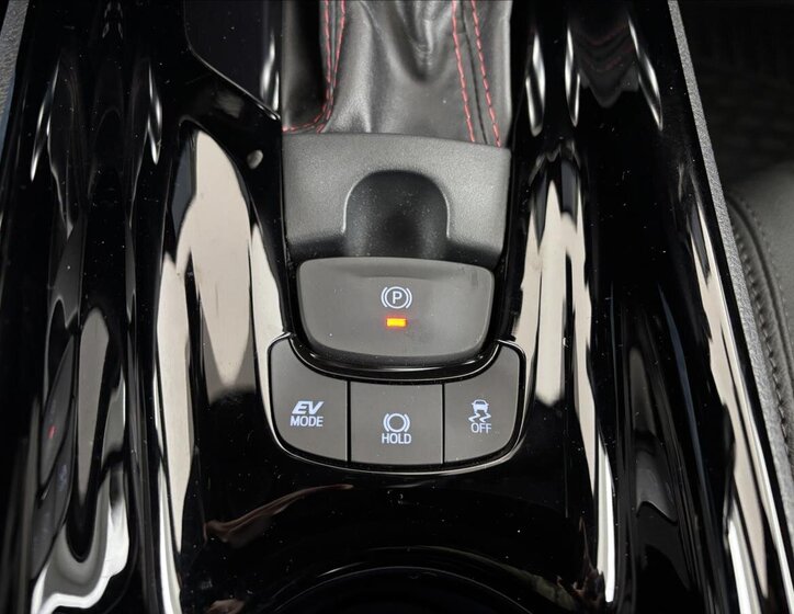 Toyota C-HR SUV 2,0 l 135 kw