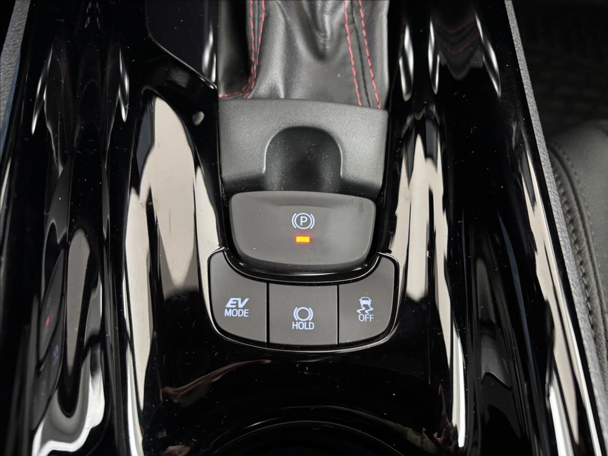 Toyota C-HR SUV 2,0 l 135 kw