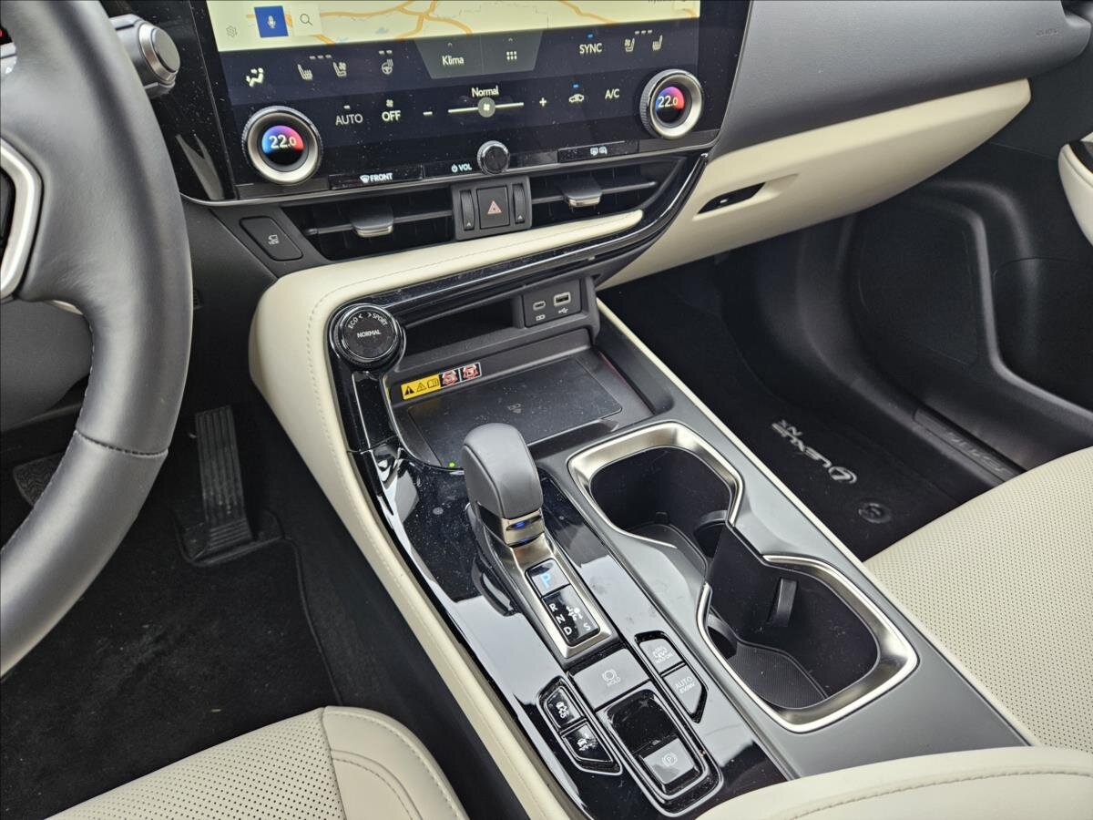 Lexus NX 450h plus SUV / Terénní 2,5 l 227 kw