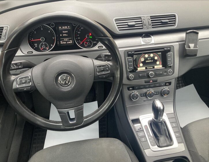 Volkswagen Passat Kombi 2,0 l 103 kw