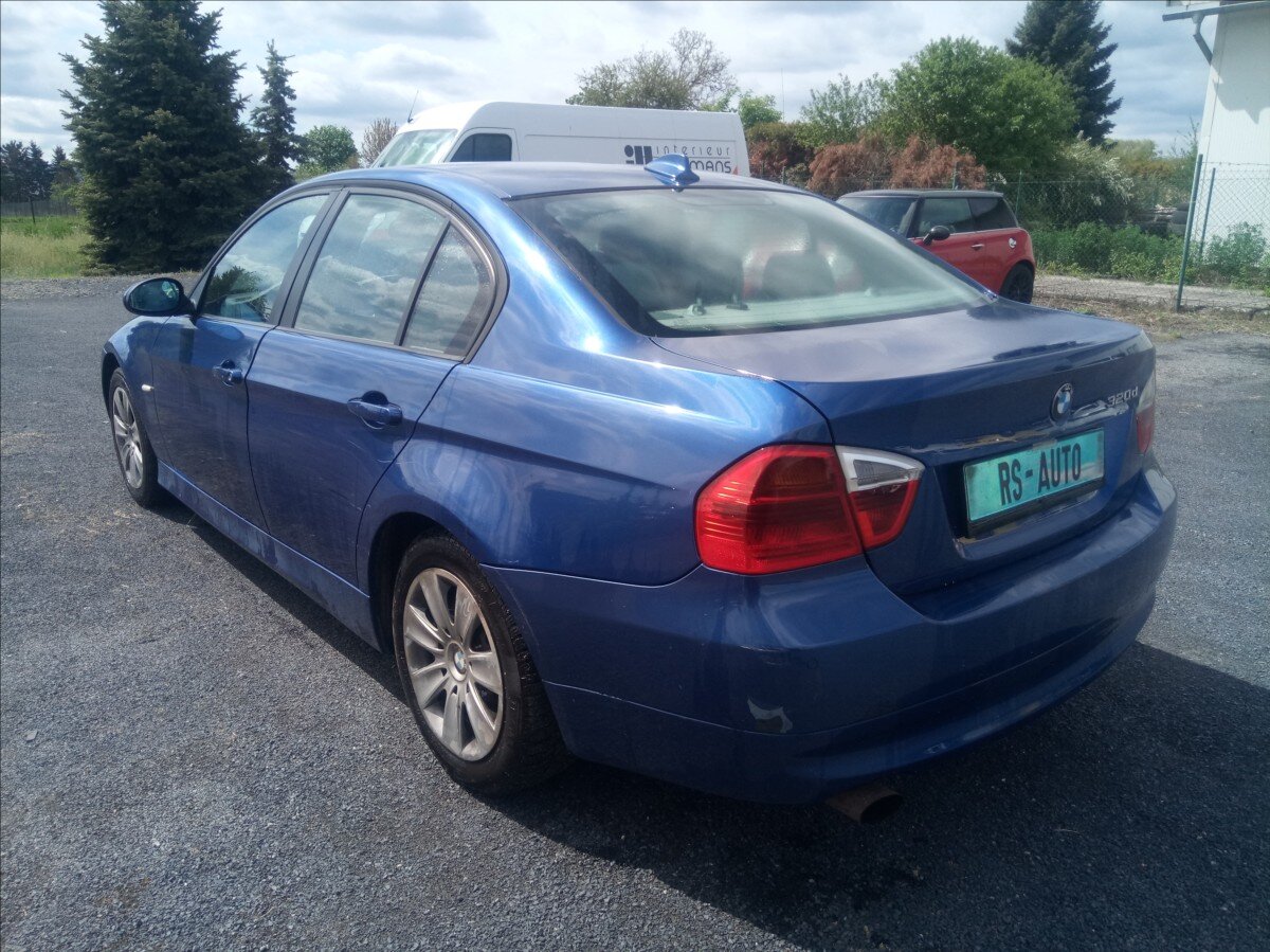 BMW Řada 3 Sedan / Limuzína 2,0 l 120 kw