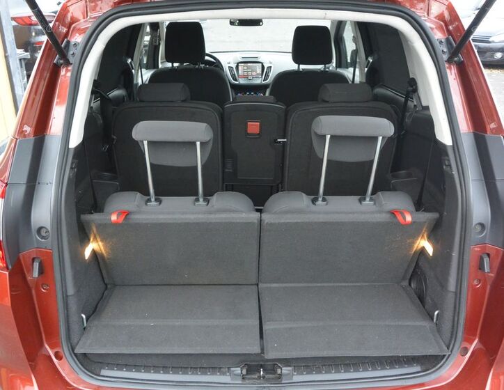 Ford Grand C-MAX 36