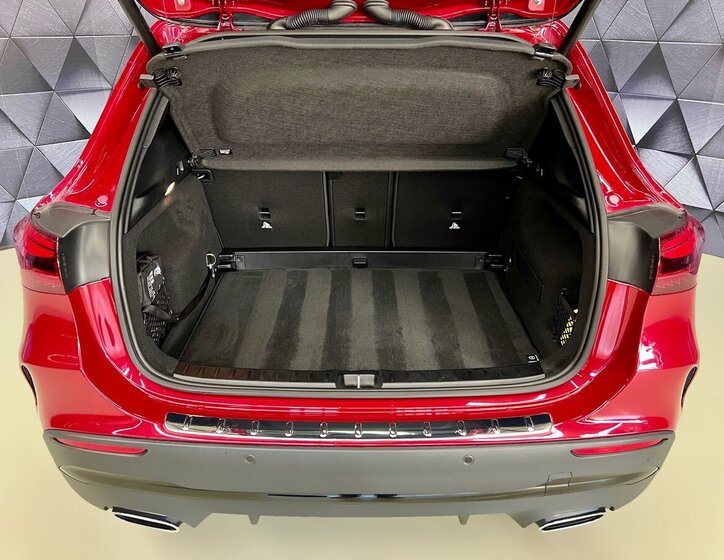 Mercedes-Benz GLA 33