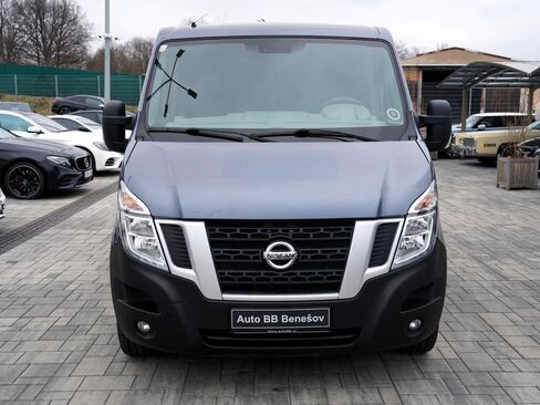Nissan NV400