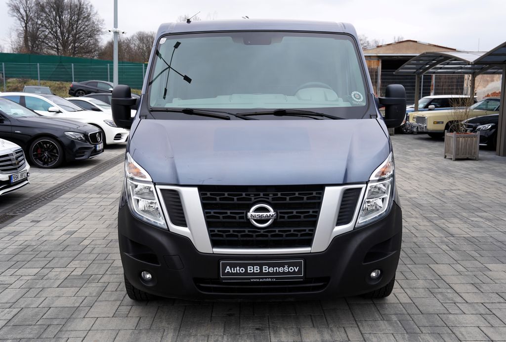 Nissan NV400