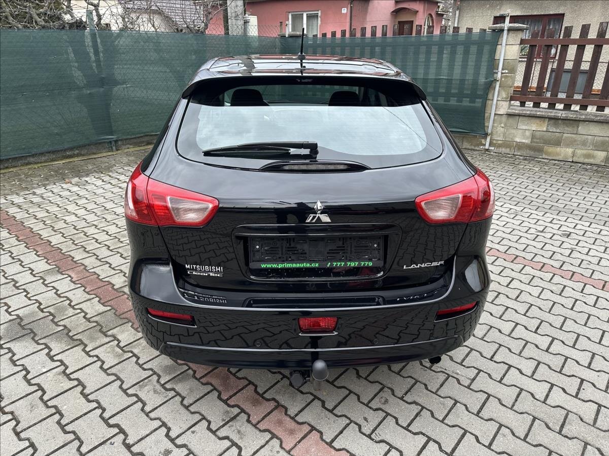 Mitsubishi Lancer Hatchback 1,6 l 86 kw