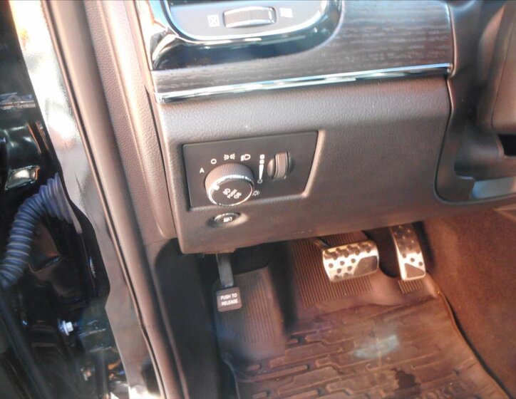 Jeep Grand Cherokee 12