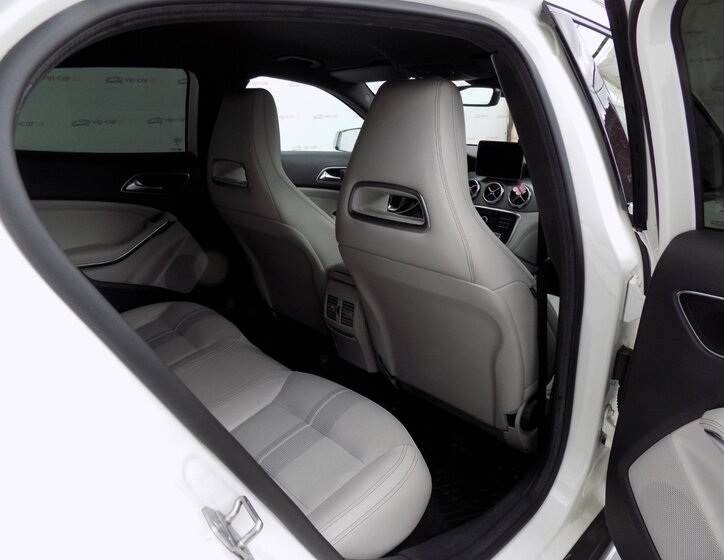 Mercedes-Benz GLA 19