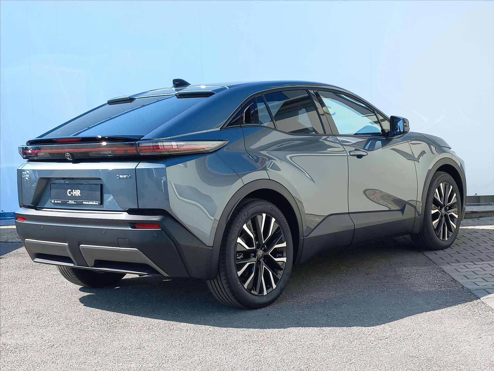 Toyota C-HR CUV / Crossover 2,0 l 0