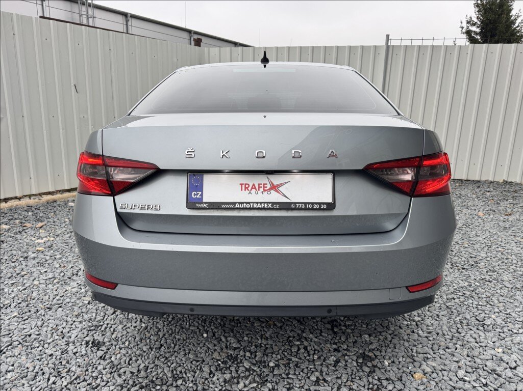 Škoda Superb Sedan / Limuzína 2,0 l 110 kw