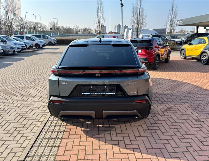 Toyota C-HR SUV / Terénní 0,0 252 kw