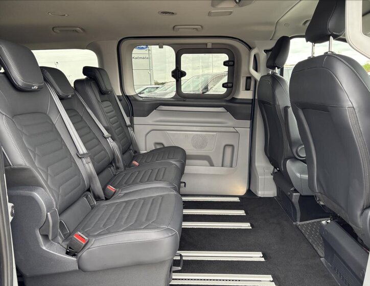 Ford Tourneo Custom Kombi 2,0 l 125 kw