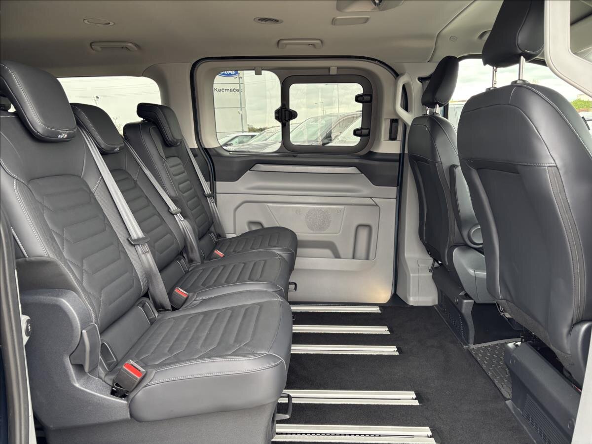 Ford Tourneo Custom Kombi 2,0 l 125 kw