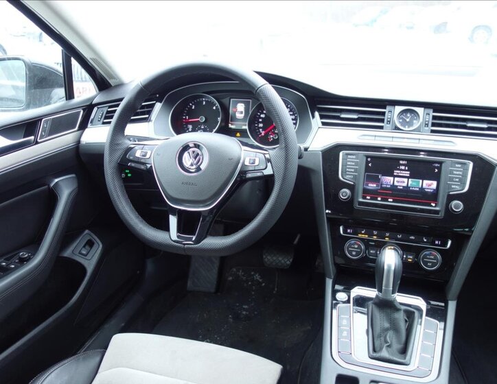 Volkswagen Passat Sedan 2,0 l 140 kw