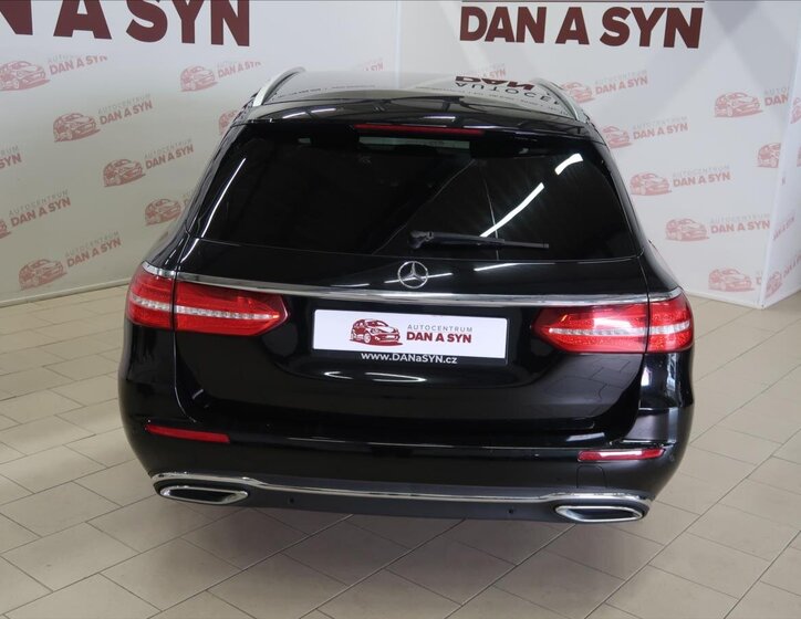 Mercedes-Benz Třídy E Kombi 2,0 l 143 kw