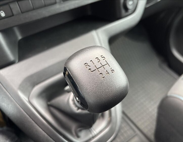 Peugeot Traveller Kombi 2,0 l 110 kw