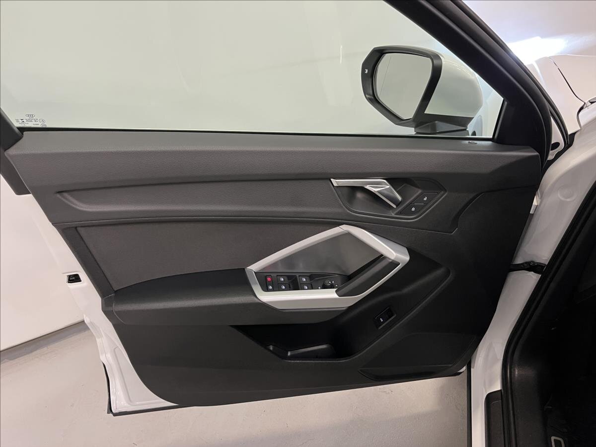 Audi Q3 SUV 1,5 l 110 kw